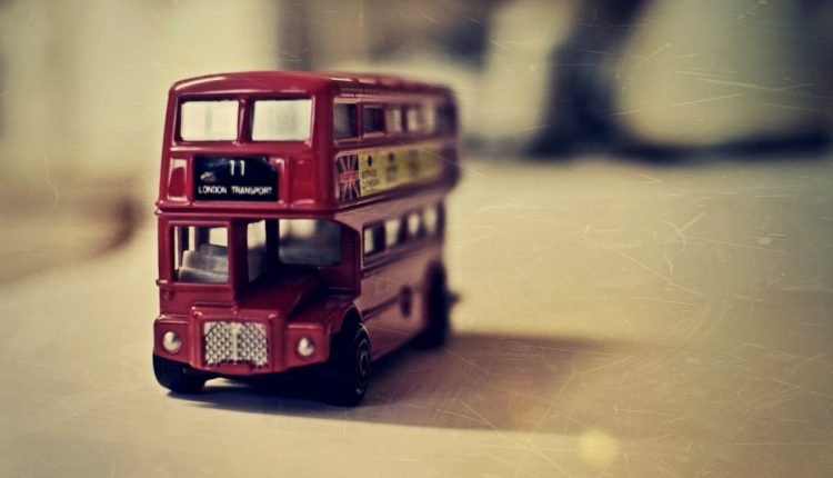 old_english_bus_toy-wallpaper-1280×800
