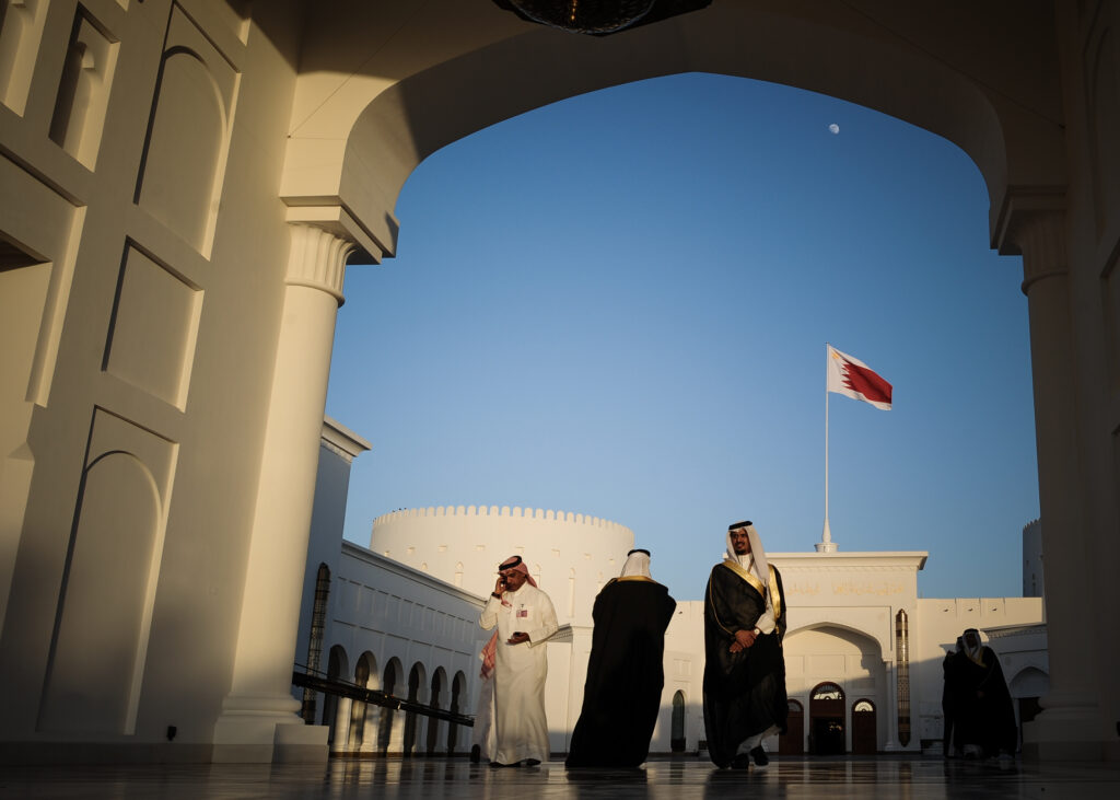 البحرين: ضغوط الاقتصاد والسياسة تتزايد