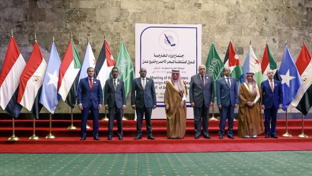 هل تنجح السعودية في تنظيف “البحر الأحمر” من سباق النفوذ وصراعات السيادة؟